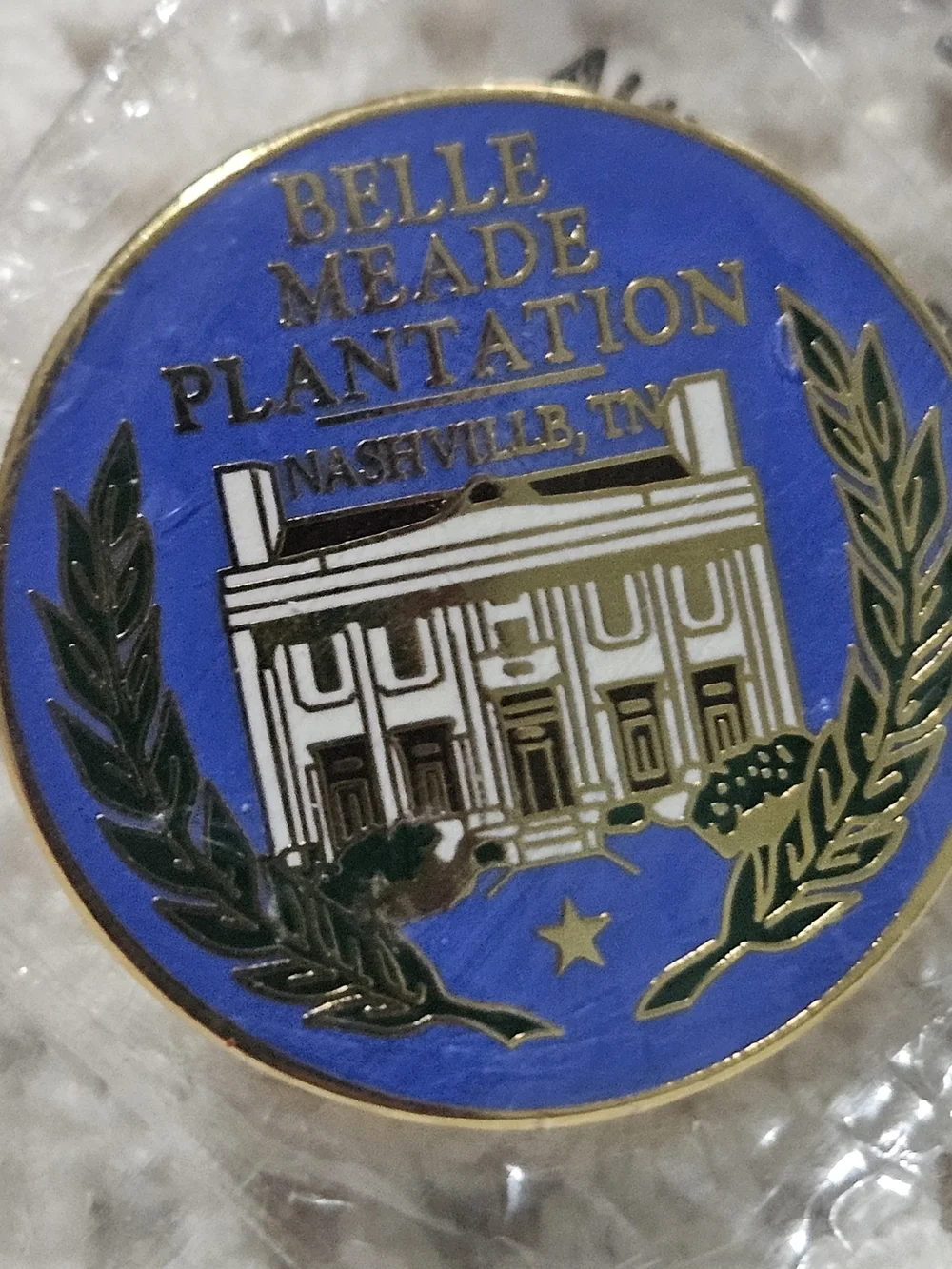Belle Meade Plantation Souvenir Pin - Blue & Gold